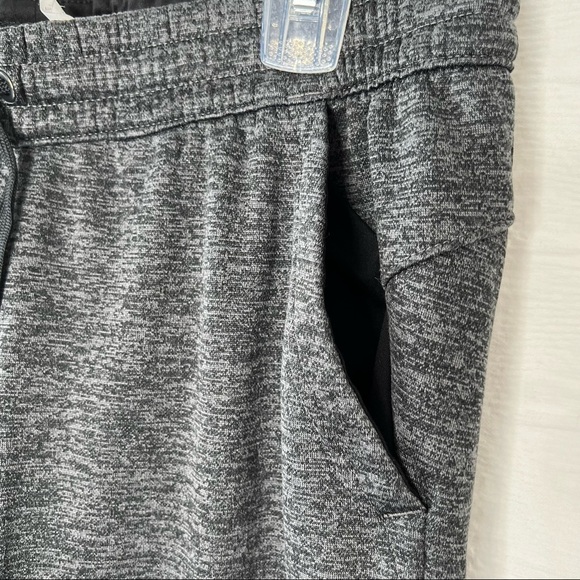 Adidas woman’s pants - Picture 4 of 7